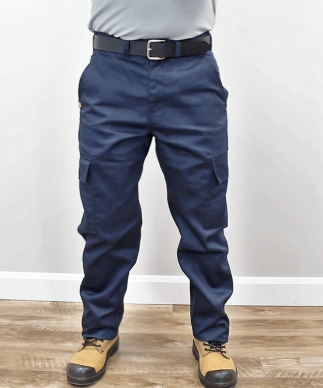 UNLINED PANTS WITH CARGO POCKETS